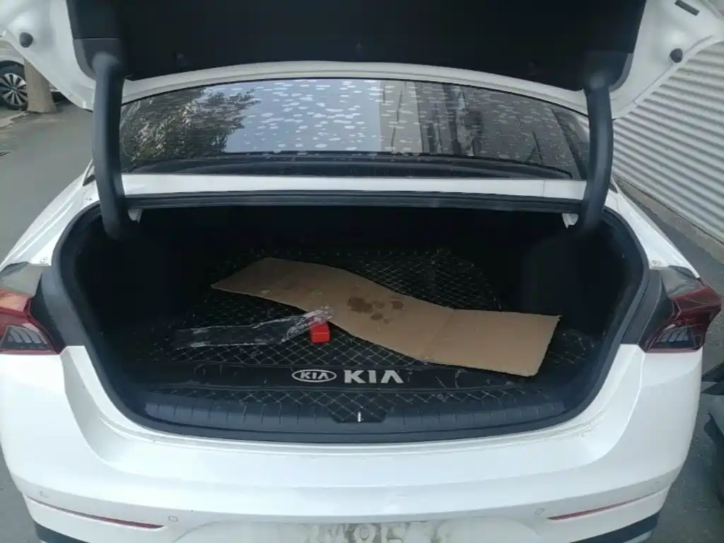 Kia K5 — миниатюра 10