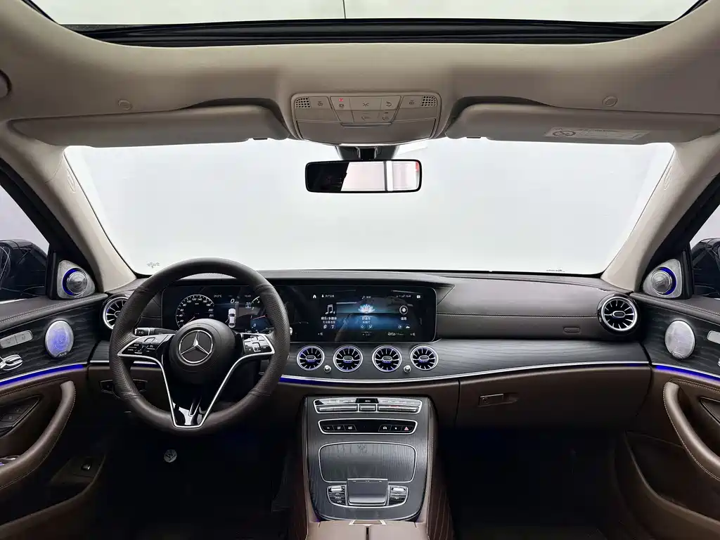 Mercedes-Benz E-Class — миниатюра 13