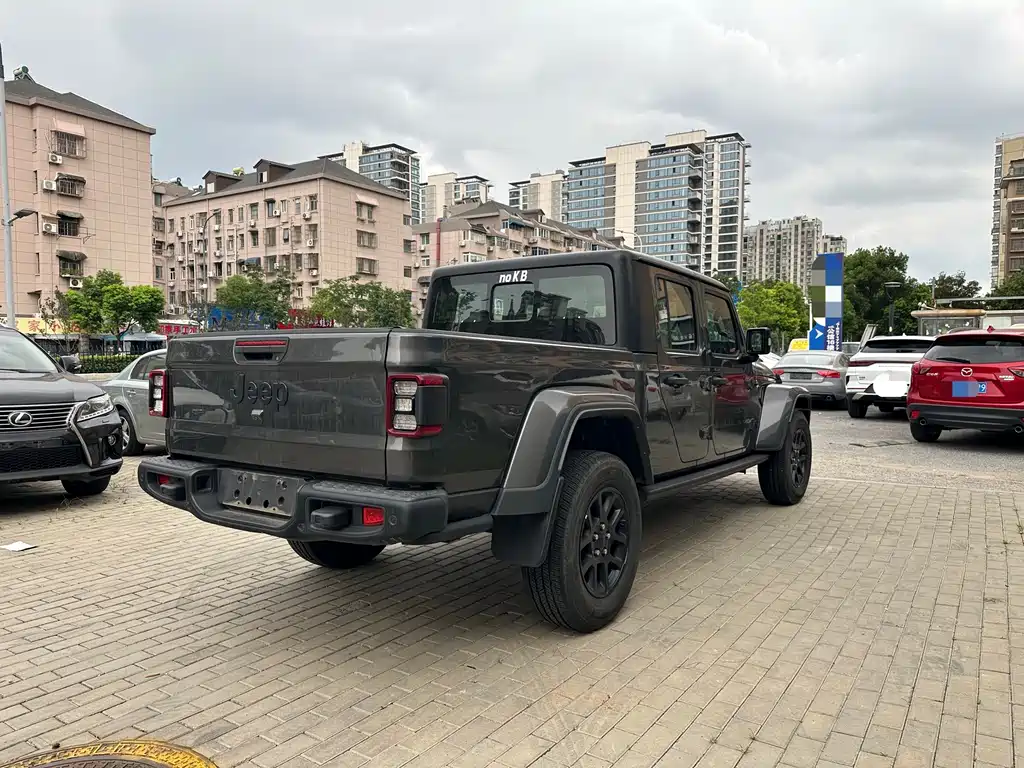 Jeep Gladiator — миниатюра 7