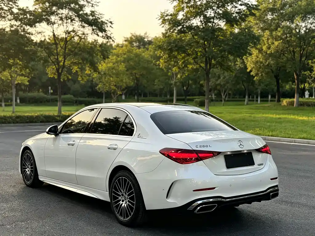 Mercedes-Benz C-Class — миниатюра 6