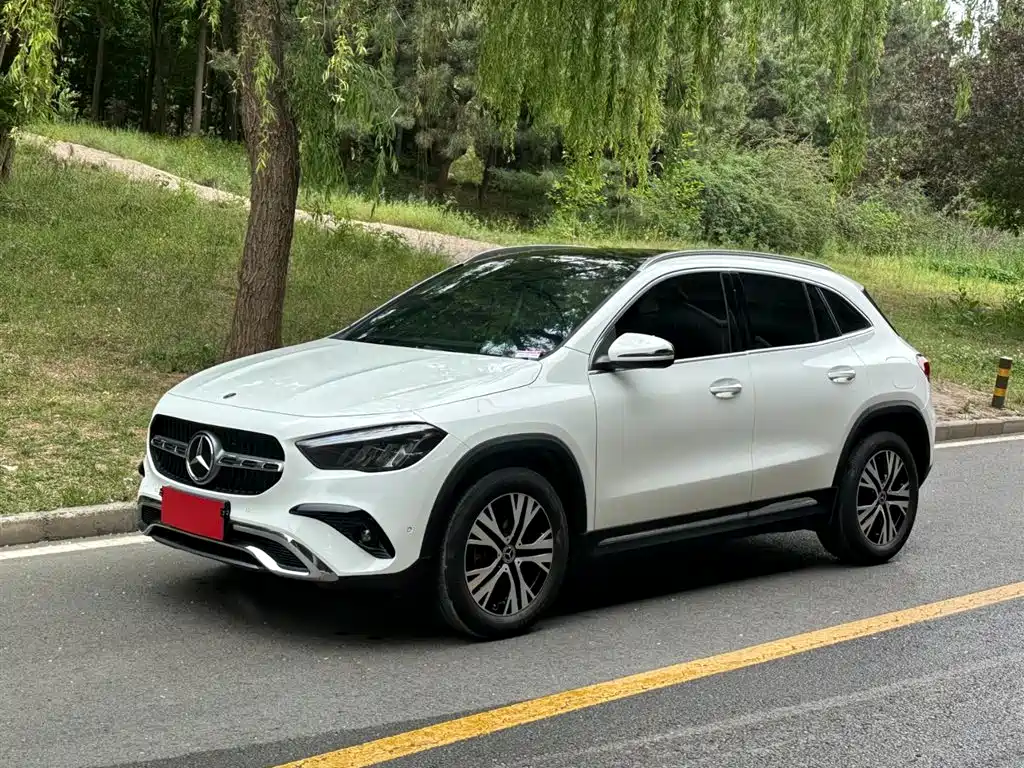 Mercedes-Benz GLA 2025