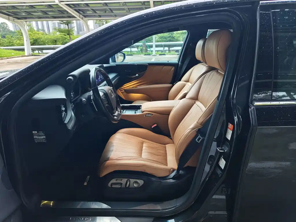 Lexus LS — миниатюра 12