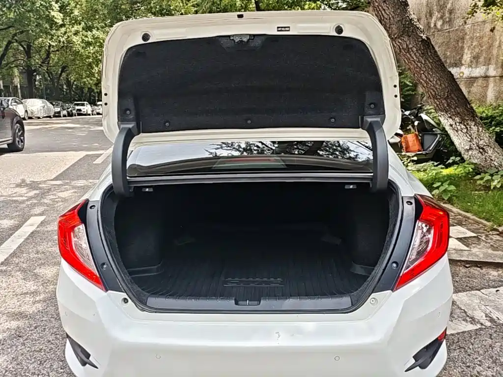 Honda Civic — миниатюра 19
