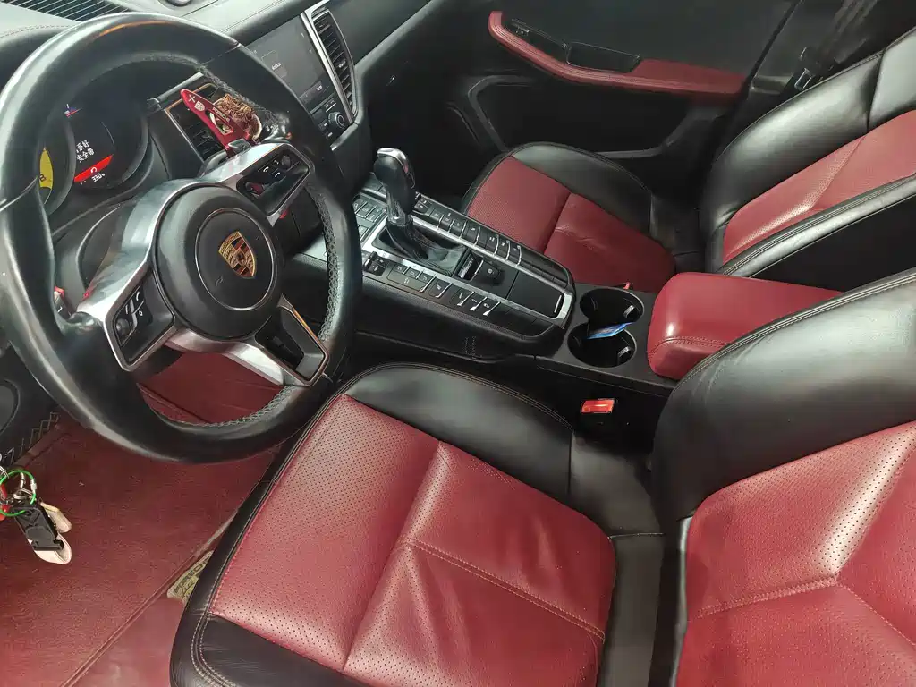 Porsche Macan — миниатюра 10