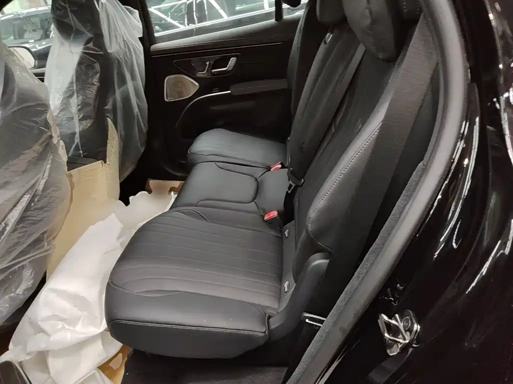 Mercedes-Benz EQS SUV — миниатюра 17