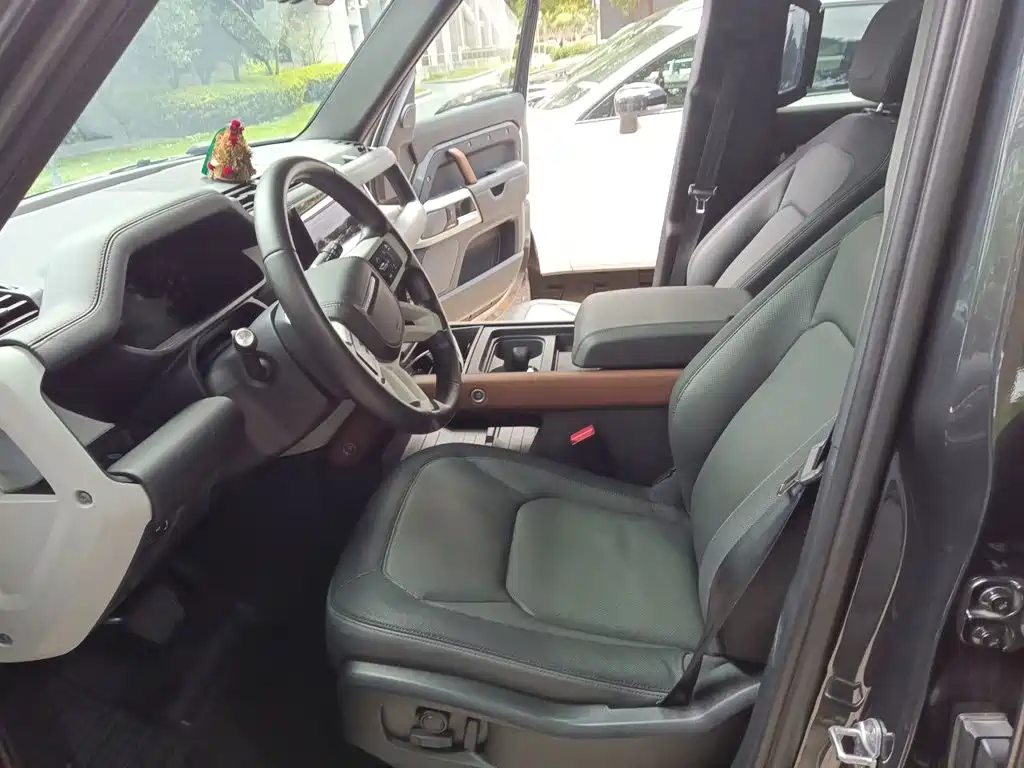 Land Rover Defender — миниатюра 8