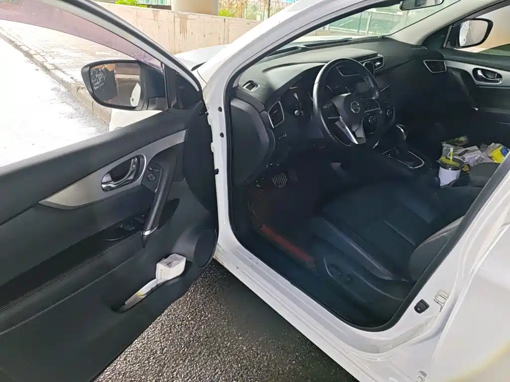Nissan Qashqai — миниатюра 13