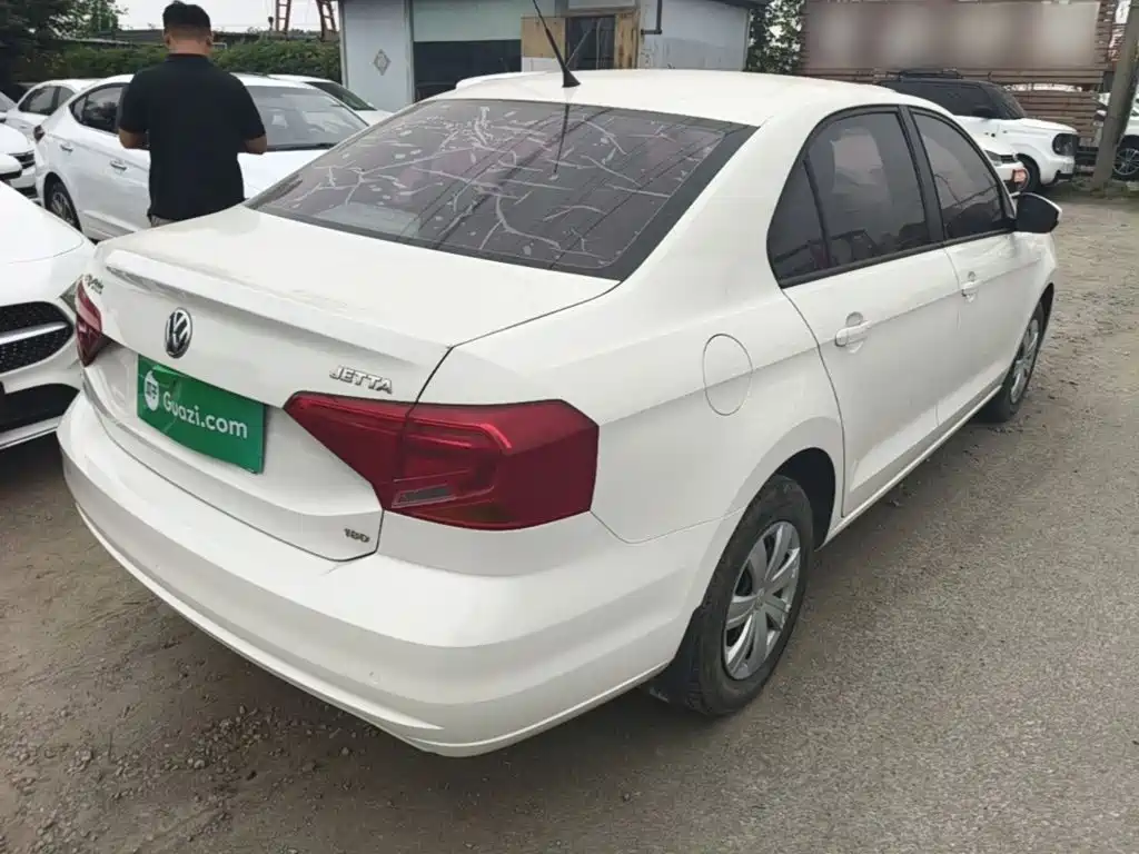 Volkswagen Jetta — миниатюра 7