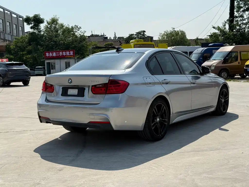BMW 3 Series — миниатюра 10