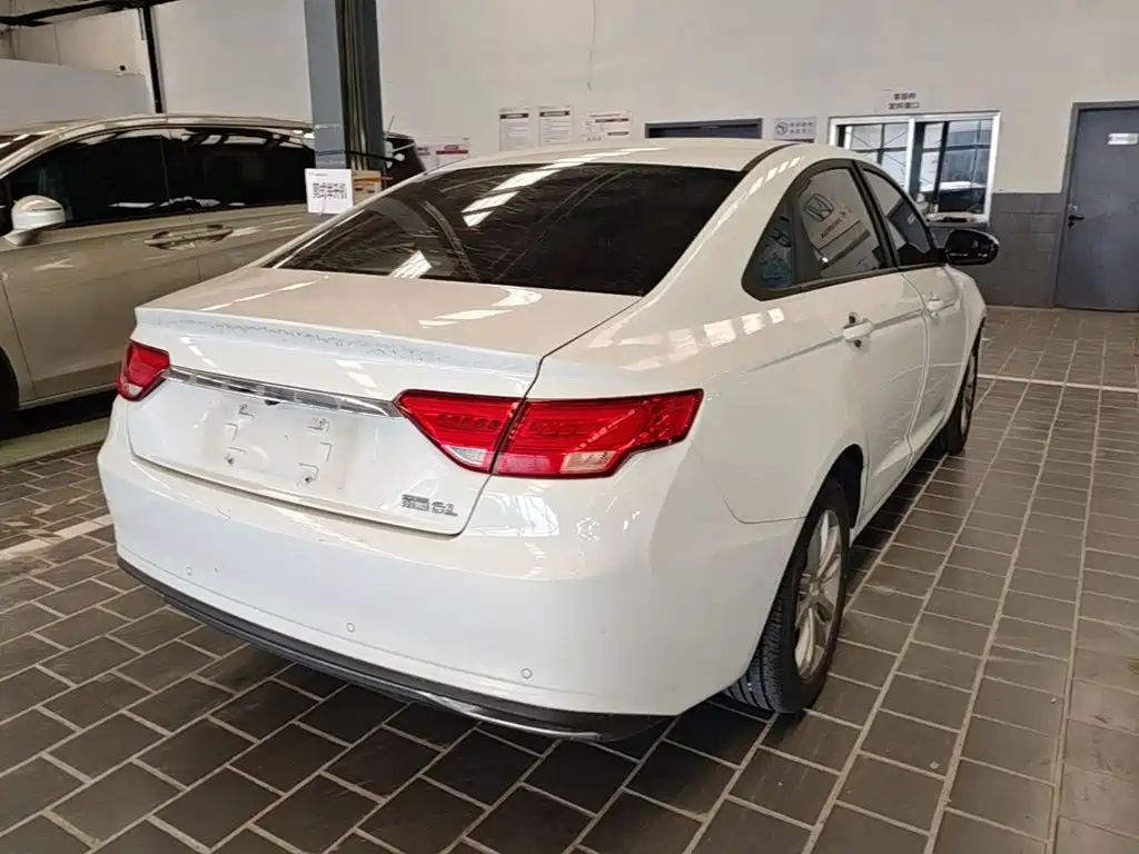 Geely Emgrand GL — миниатюра 7