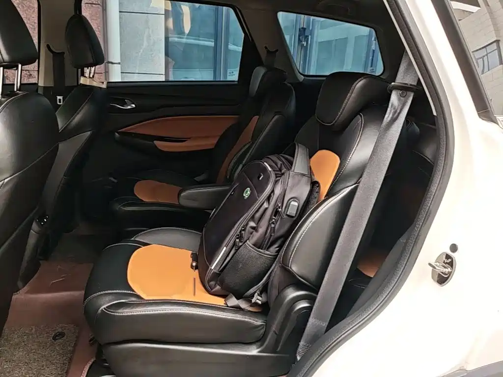 Wuling Hongguang S3 — миниатюра 13