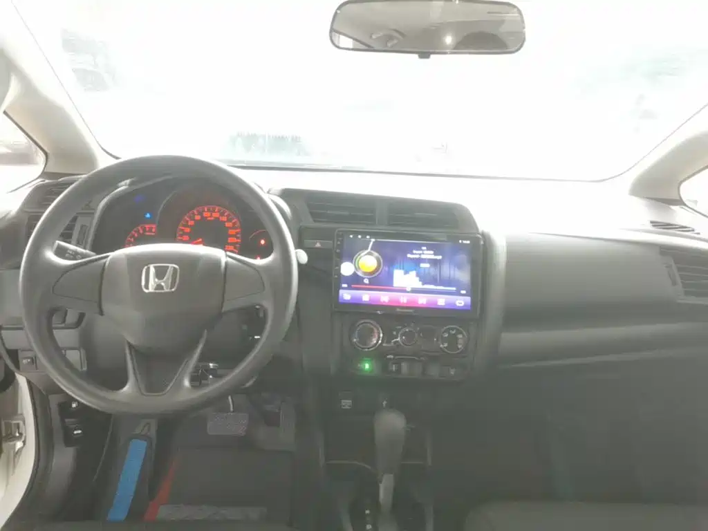 Honda Fit — миниатюра 10