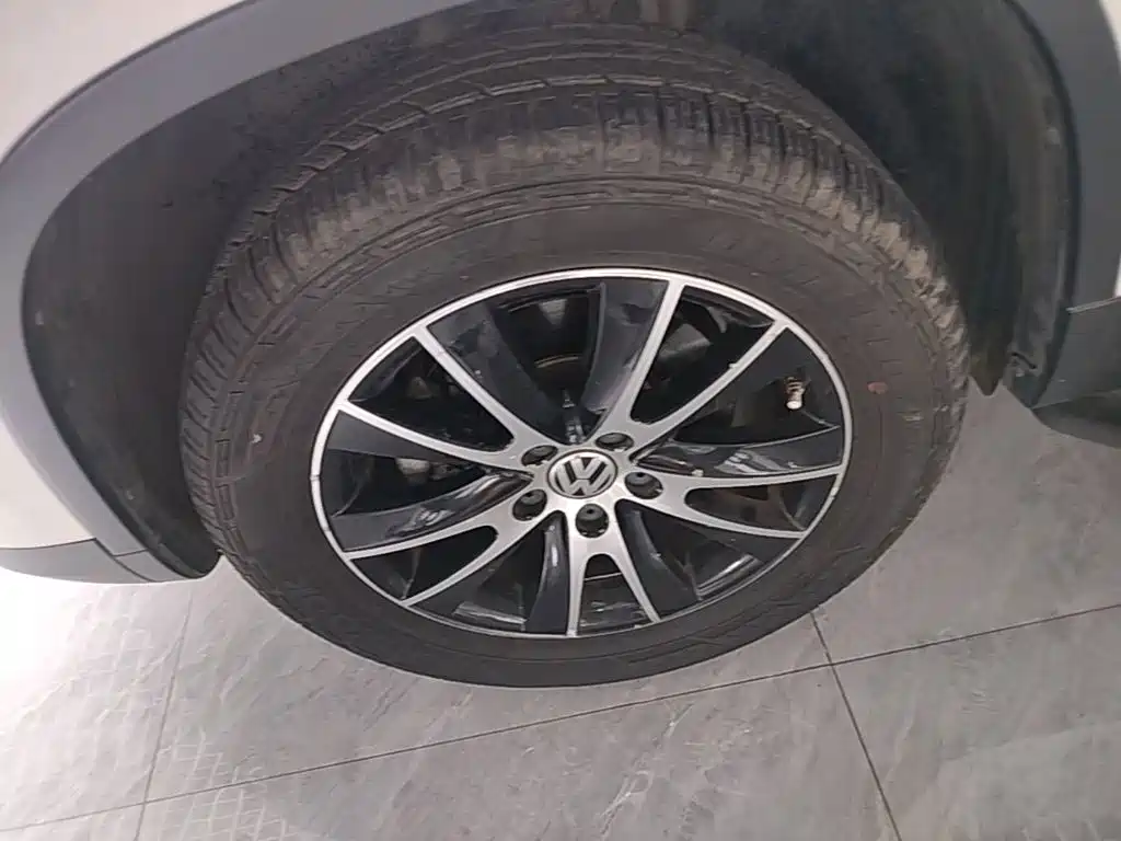 Volkswagen Tiguan — миниатюра 23