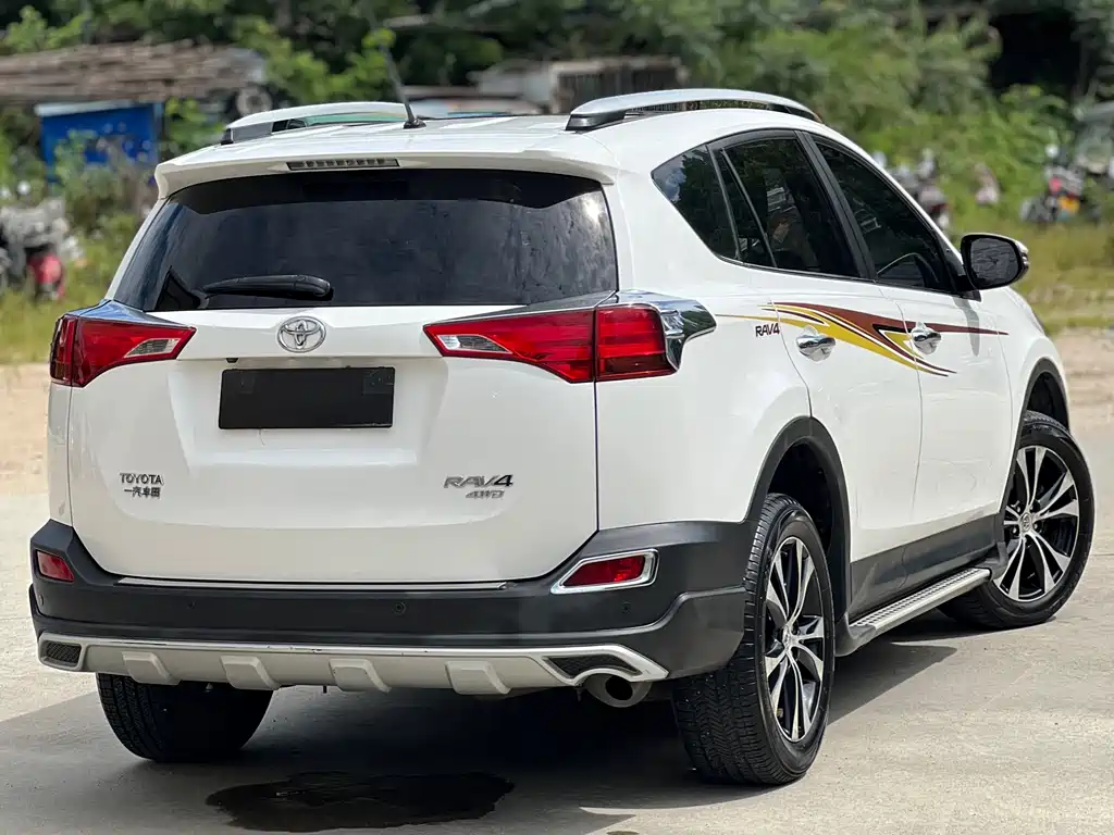 Toyota RAV4 2013 2.5L AT Luxury