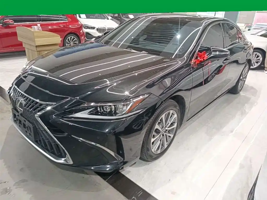 Lexus ES 2022