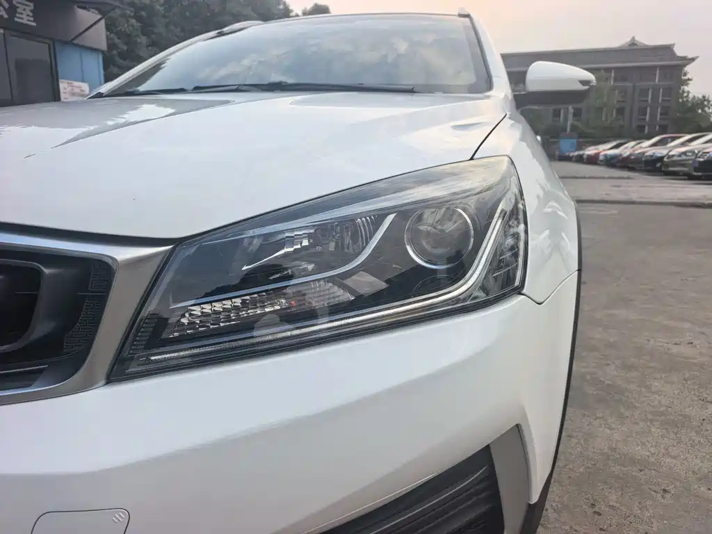 Geely Vision S1 — миниатюра 8