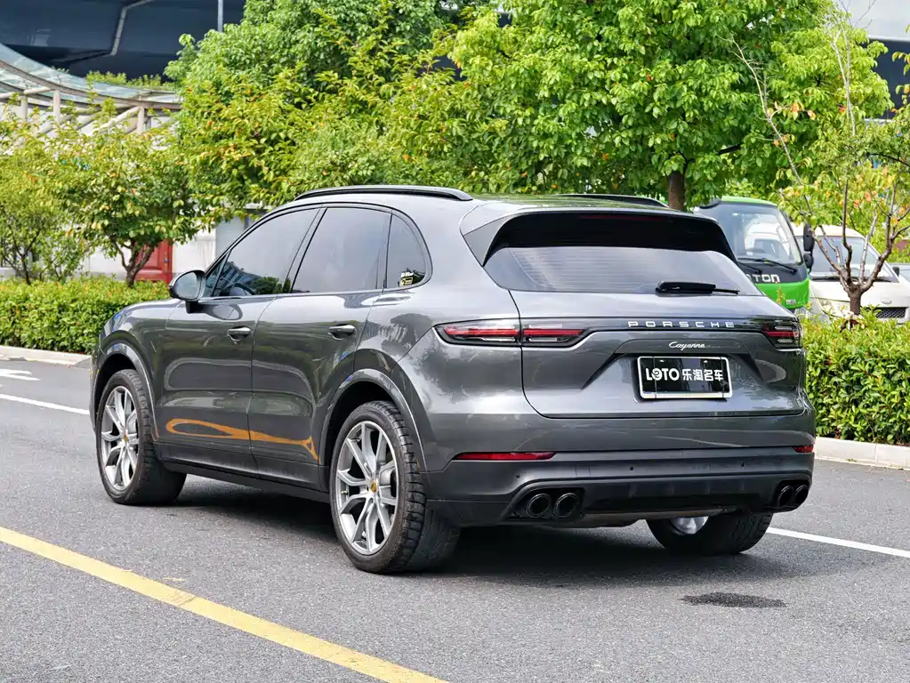 Porsche Cayenne — миниатюра 4