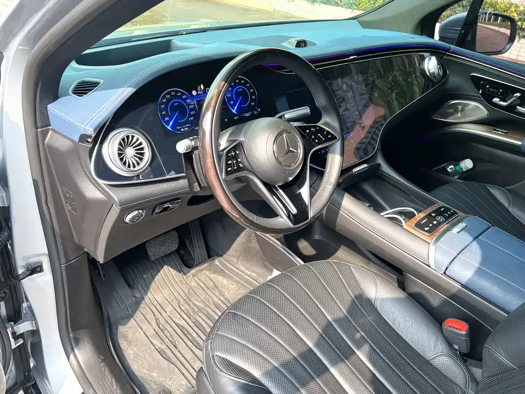 Mercedes-Benz EQS SUV — миниатюра 8