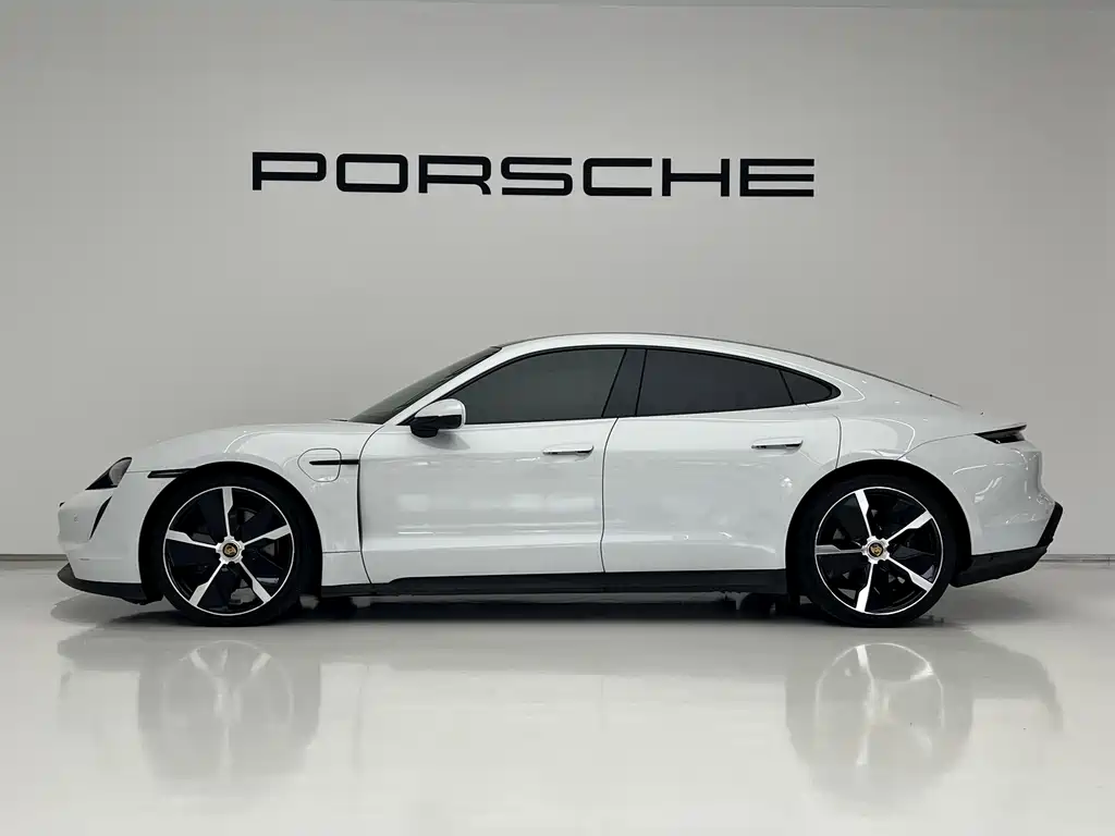 Porsche Taycan — миниатюра 3