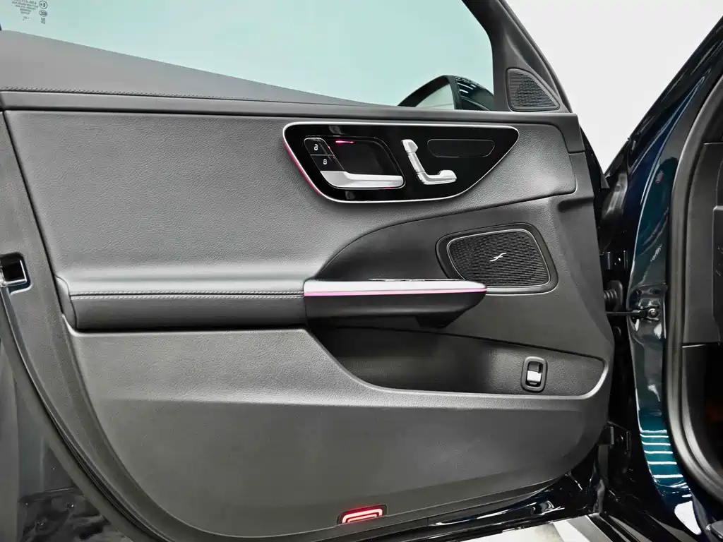 Mercedes-Benz C-Class — миниатюра 17