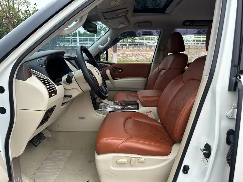 Nissan Patrol — миниатюра 5