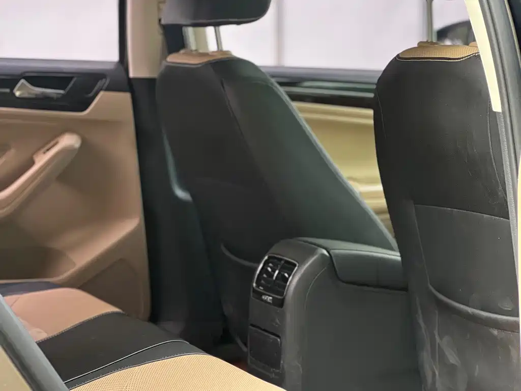 Volkswagen Sagitar — миниатюра 8