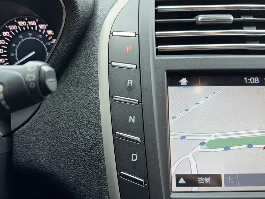 Lincoln MKC — миниатюра 17