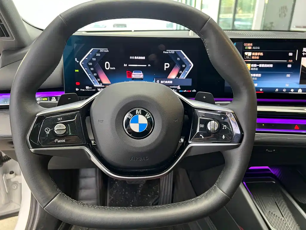 BMW 5 Series — миниатюра 9