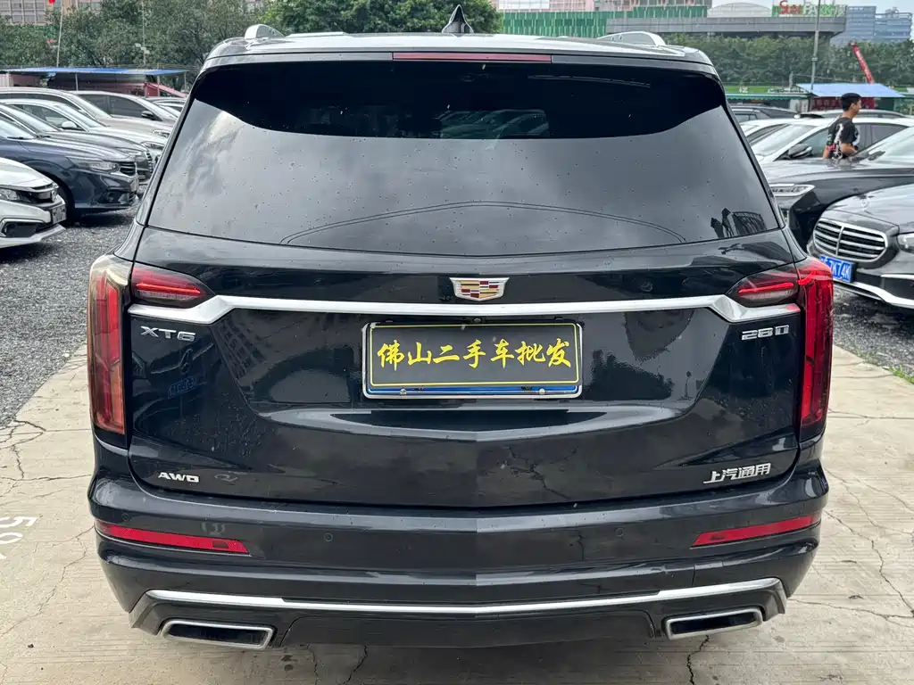 Cadillac XT6 2021 28T мест