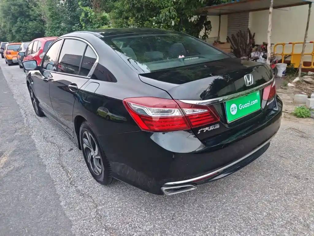 Honda Accord — миниатюра 5