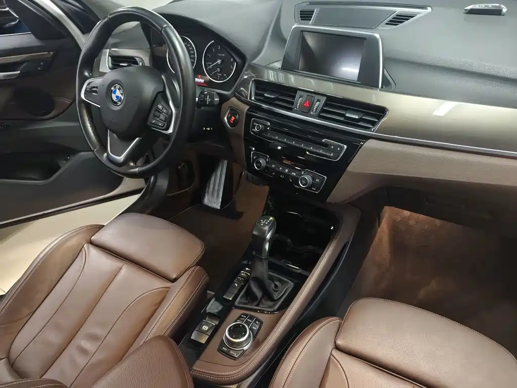 BMW X1 2016 sDrive20Li Luxury