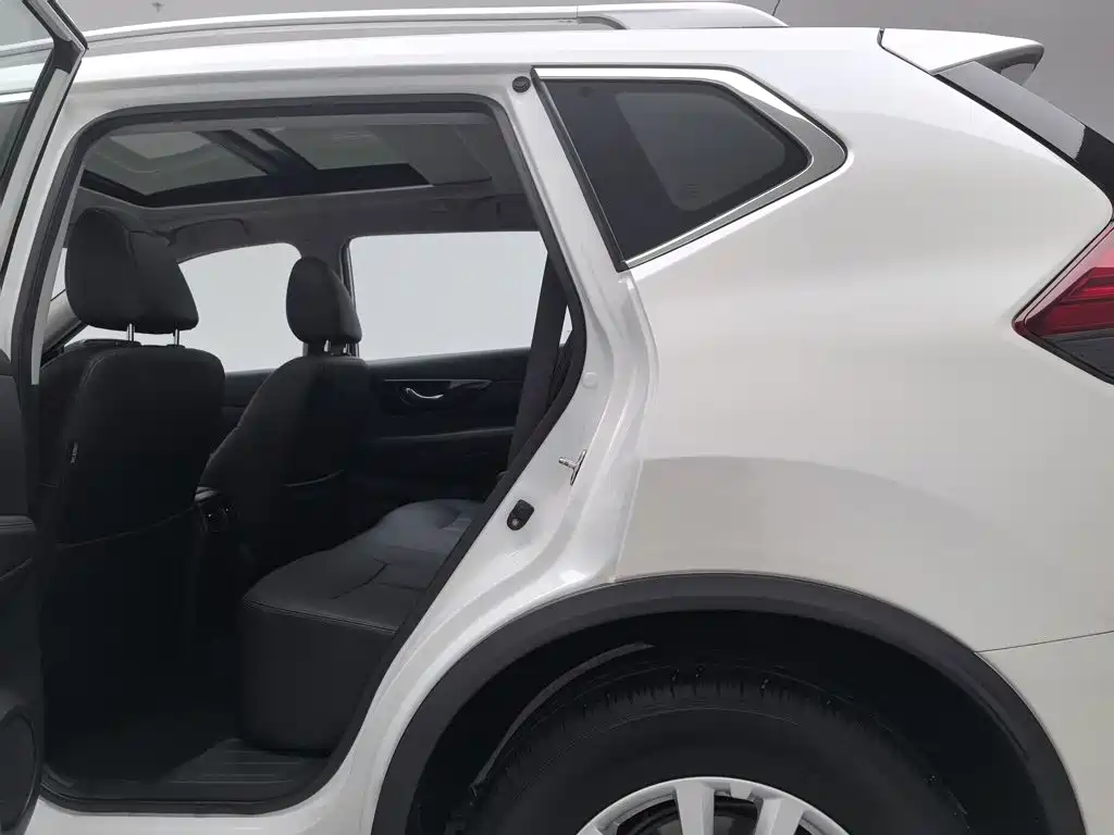 Nissan X-Trail — миниатюра 15