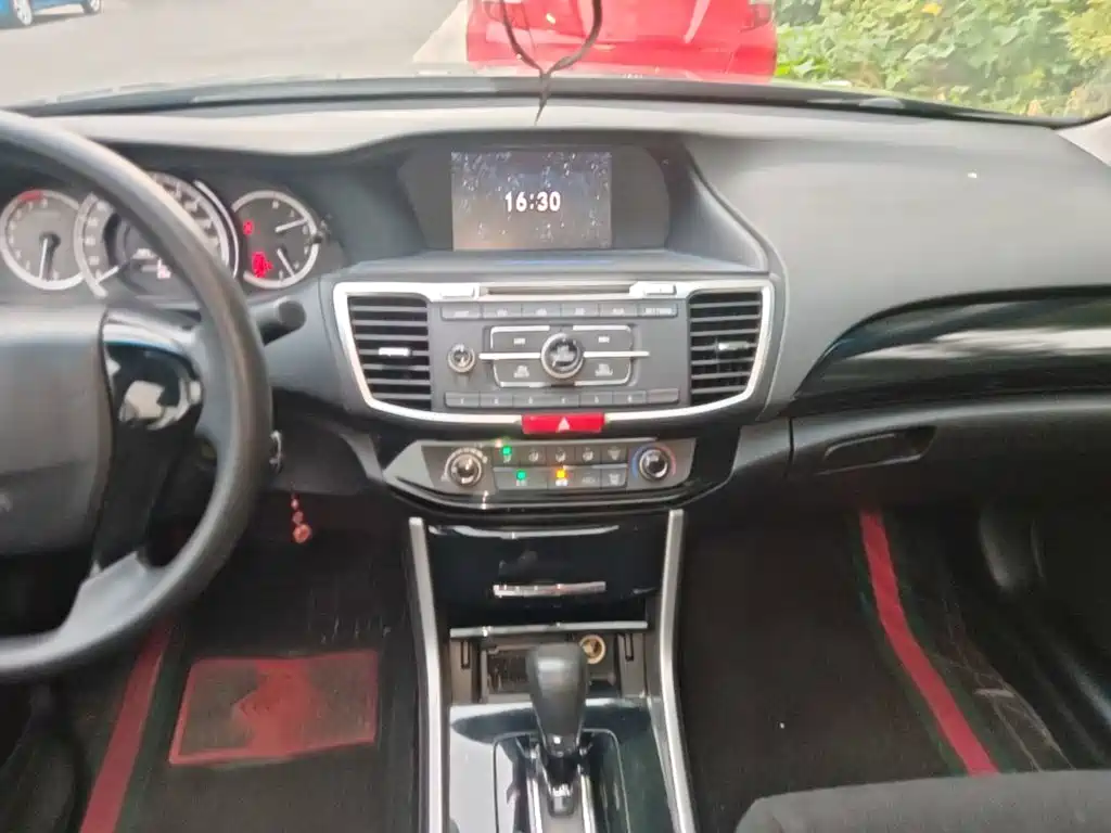 Honda Accord — миниатюра 13