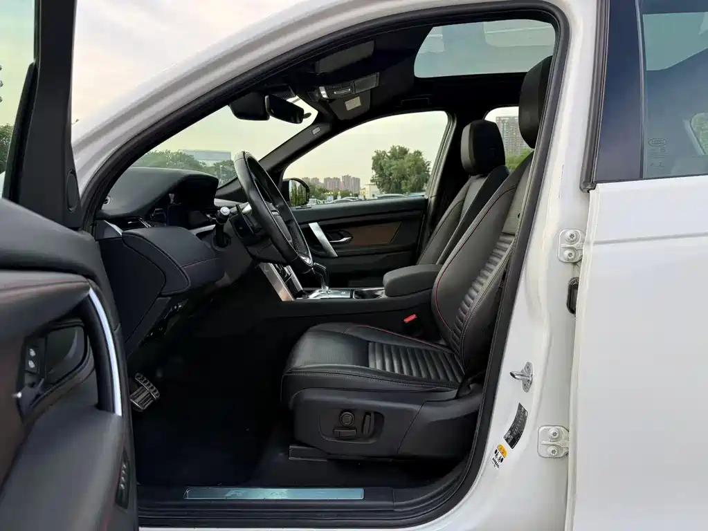Land Rover Discovery Sport Sport 2021 P300e