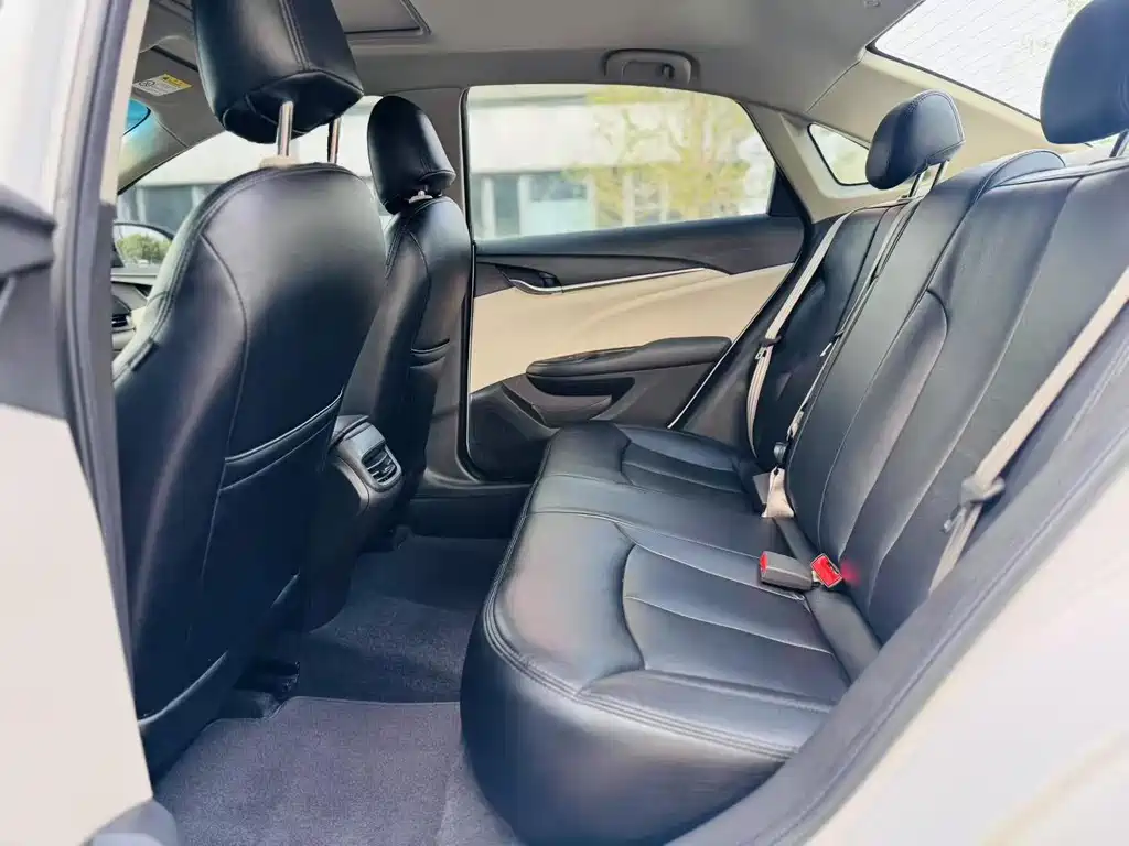 Buick Excelle — миниатюра 7
