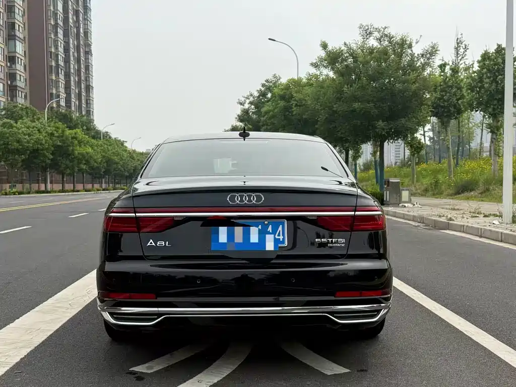 Audi A8 — миниатюра 10