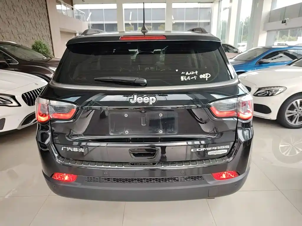 Jeep Compass — миниатюра 6
