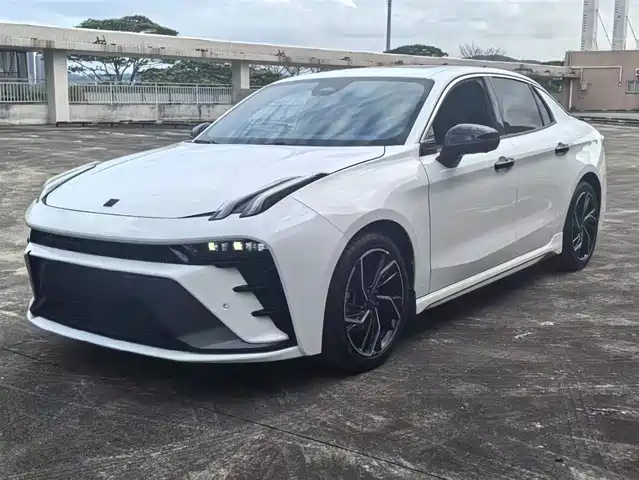 2023 Lynk & Co 03