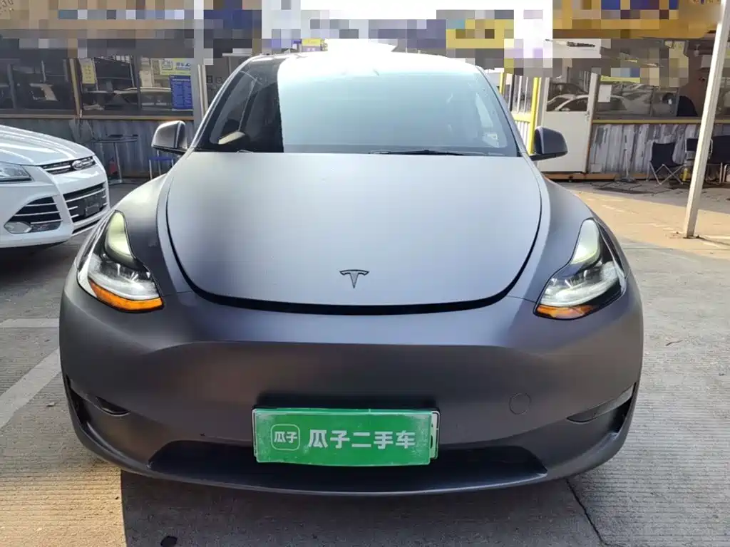 Tesla Model Y — миниатюра 3