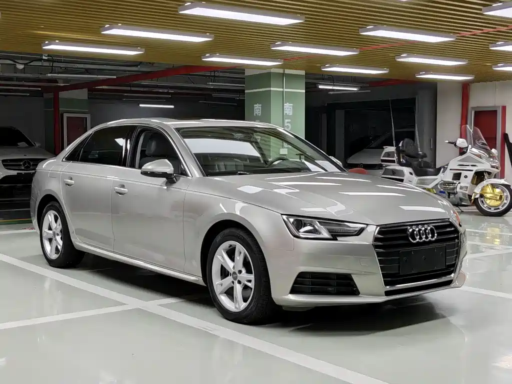 Audi A4L 2017 40 TFSI