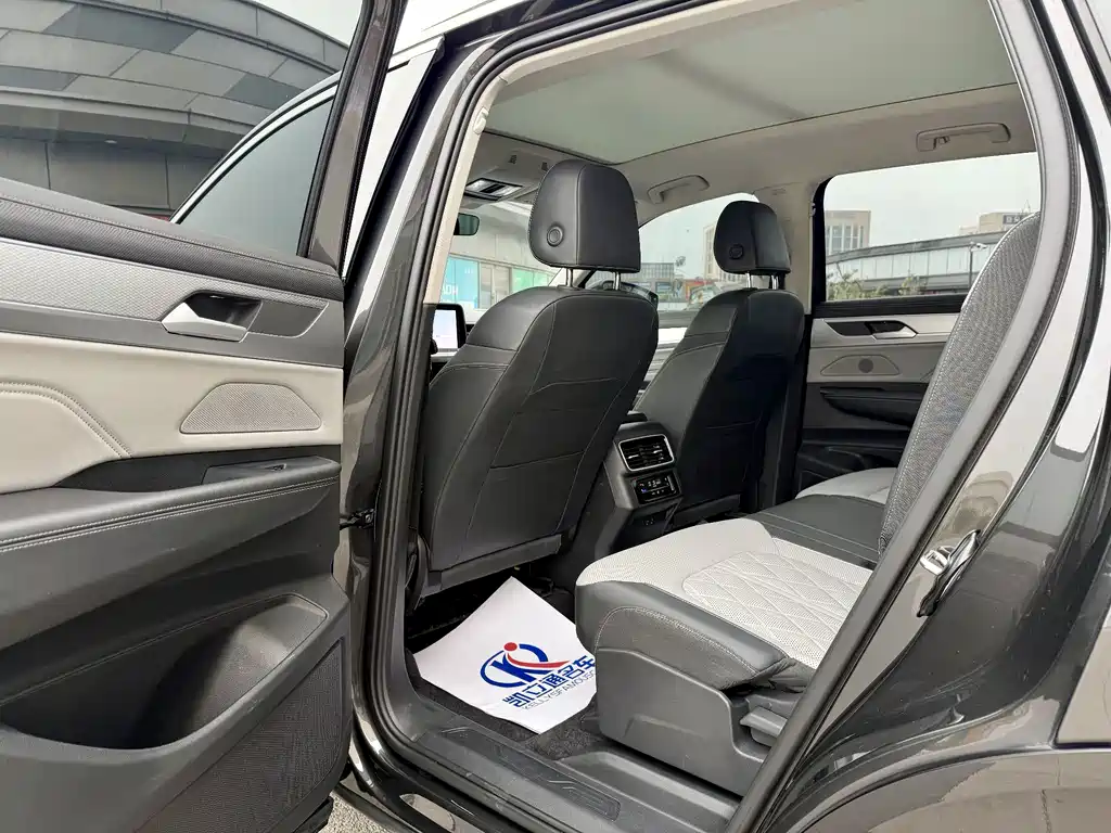 Volkswagen Tavendor — миниатюра 8