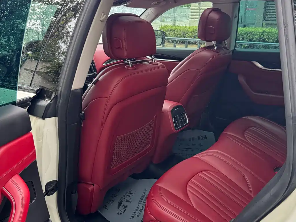 Maserati Levante — миниатюра 7