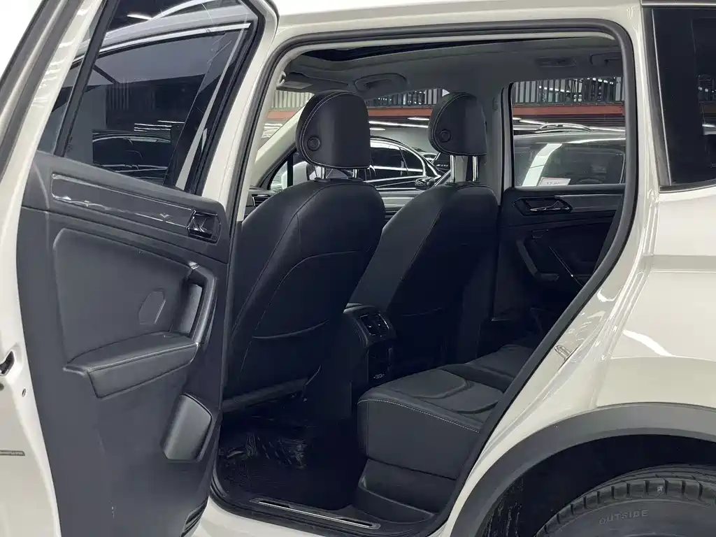 Volkswagen Tiguan L — миниатюра 6