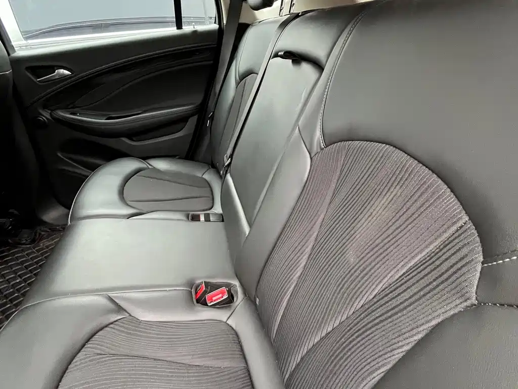 Buick Envision Plus — миниатюра 6