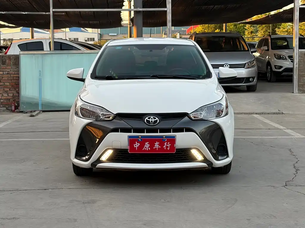 Toyota Yaris L — миниатюра 2