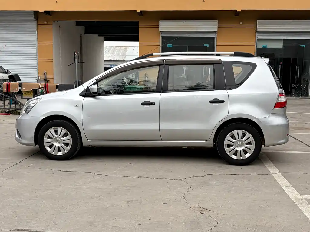 Nissan Livina — миниатюра 16