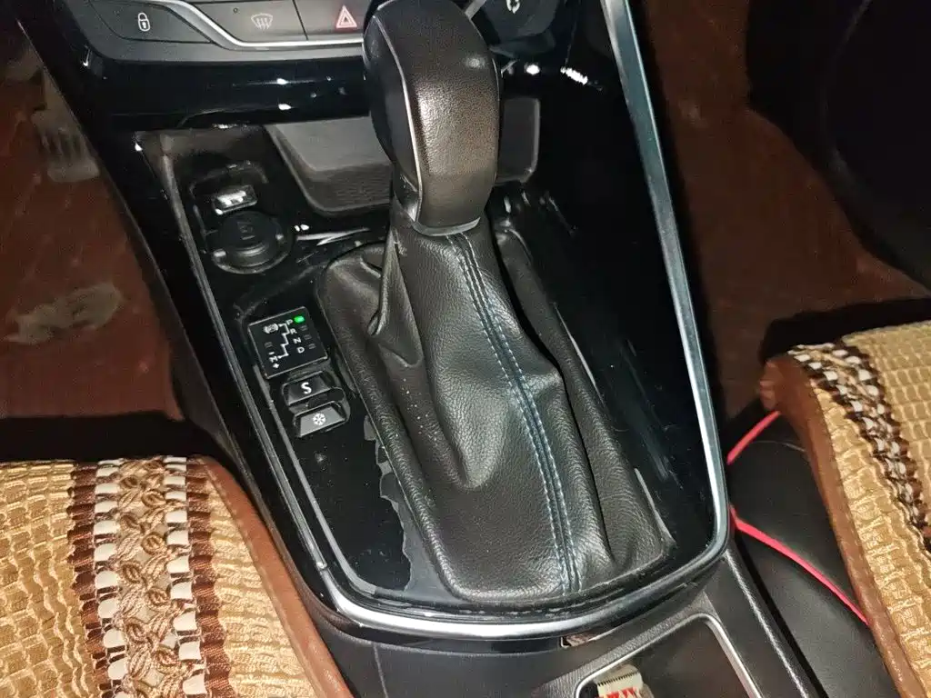 Peugeot 308 — миниатюра 11