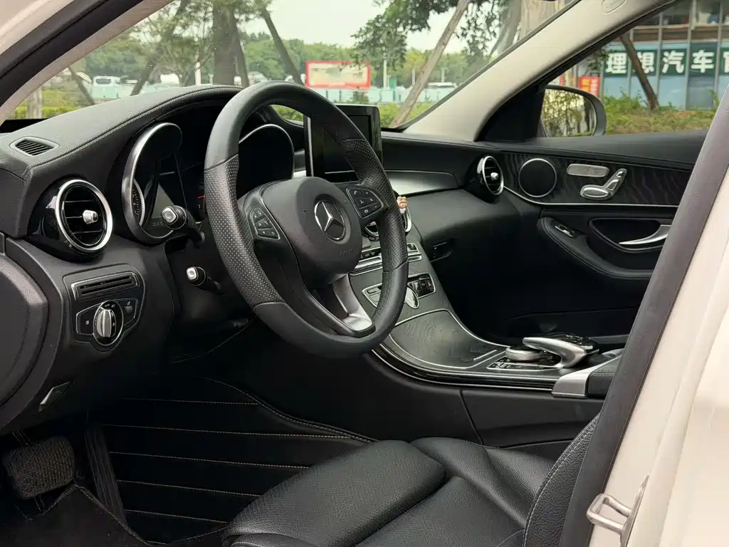 Mercedes-Benz C-Class — миниатюра 3