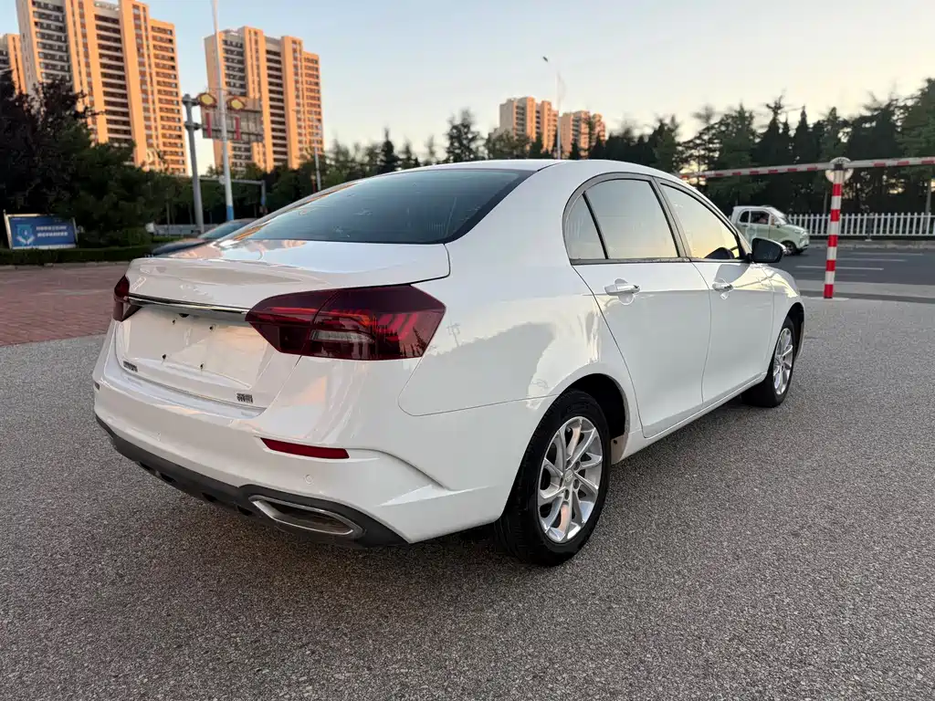 Geely Emgrand — миниатюра 4