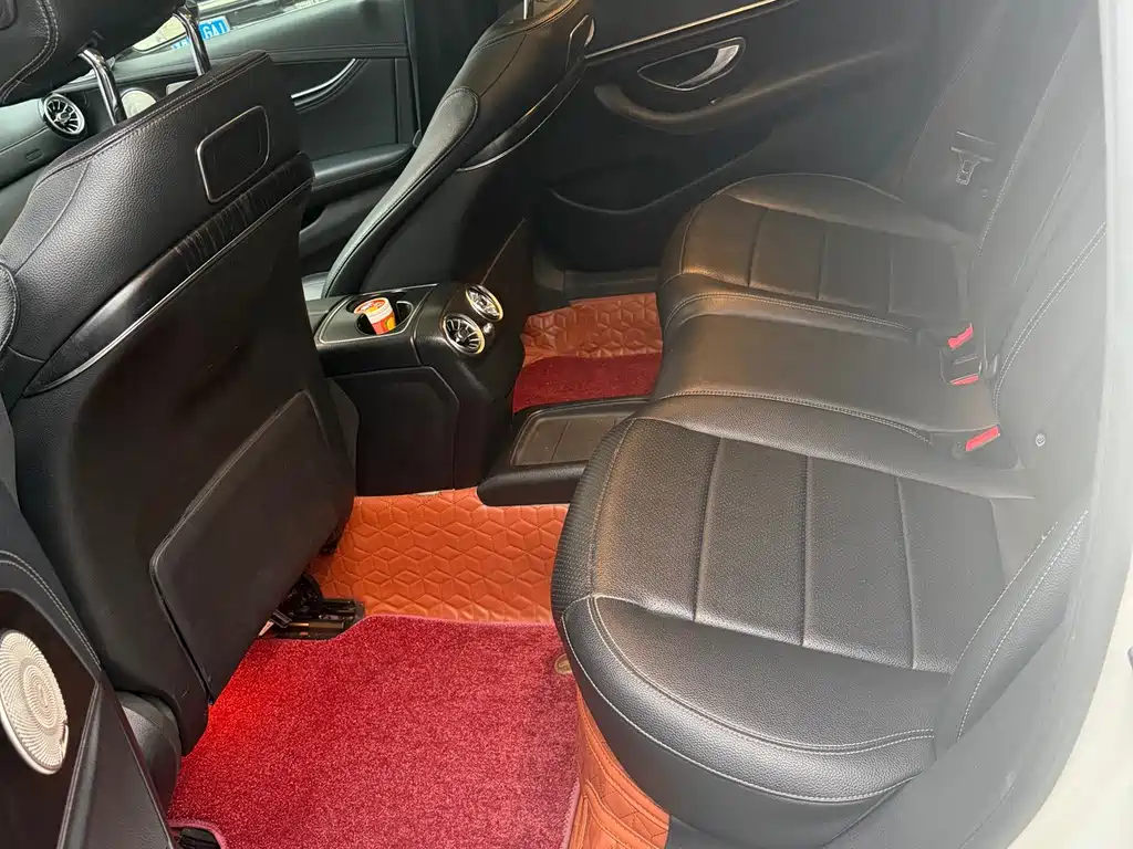 Mercedes-Benz E-Class — миниатюра 7